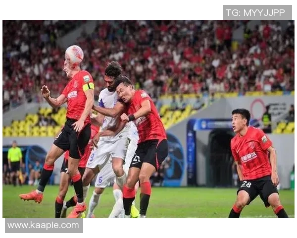 成都足球队精彩配合展现团队精神与战术默契的全面分析 成都足球队精彩配合展现团队精神与战术默契的全面分析