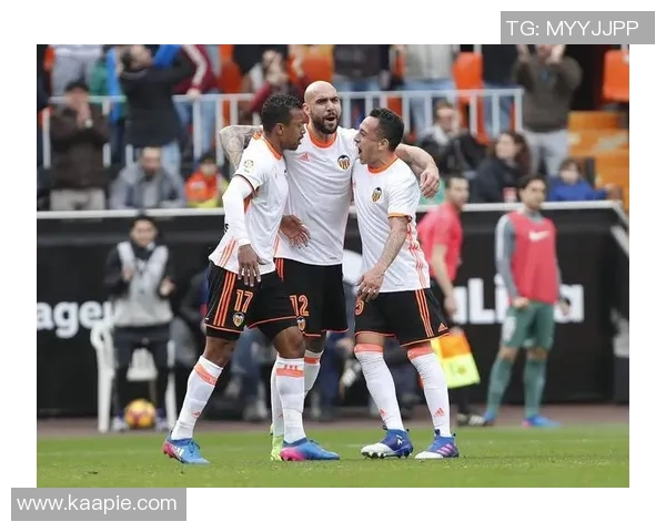 皇家社会主帅失意！沙比亚尤文街头被曝面试细节，西甲豪门欲挖角